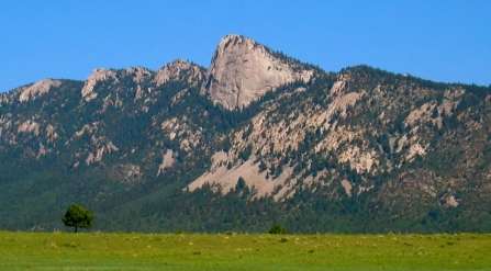 Philmont_Scout_Ranch_Tooth_of_Time_2004